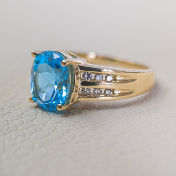 14K Yellow Gold Oval Blue Topaz & Diamond Ring Size 8.25 - Picture 10 of 13